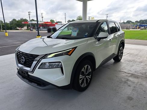 Used 2023 Nissan Rogue SV AWD/4WD image 3