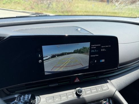 New 2025 Hyundai Elantra SEL image 14