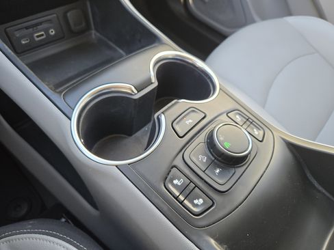 Used 2022 GMC Terrain SLT w/ Infotainment Package II image 23