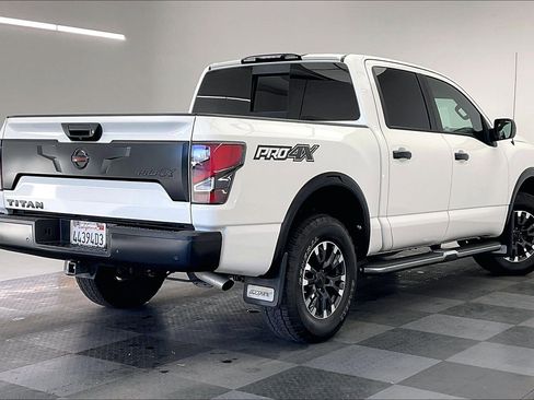Used 2021 Nissan Titan PRO-4X image 13