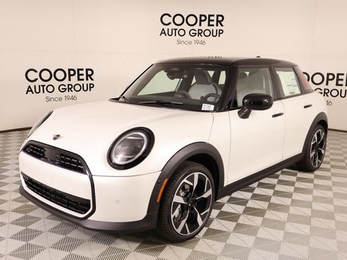 New 2026 MINI Cooper 4-Door Hardtop FWD image 9
