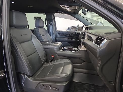 Used 2022 GMC Yukon Denali AWD/4WD image 14