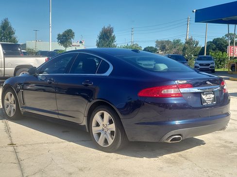 Used 2010 Jaguar XF Luxury RWD image 3