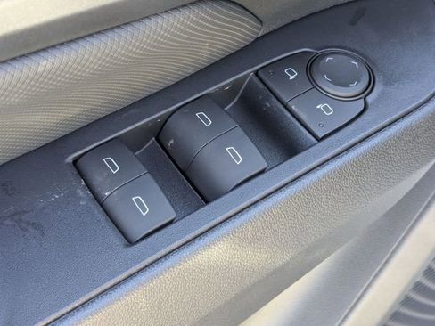 Used 2026 Chevrolet Equinox EV LT FWD image 13