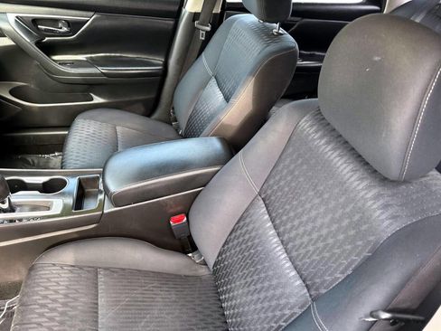 Used 2018 Nissan Altima 2.5 S w/ S Convenience Package image 11