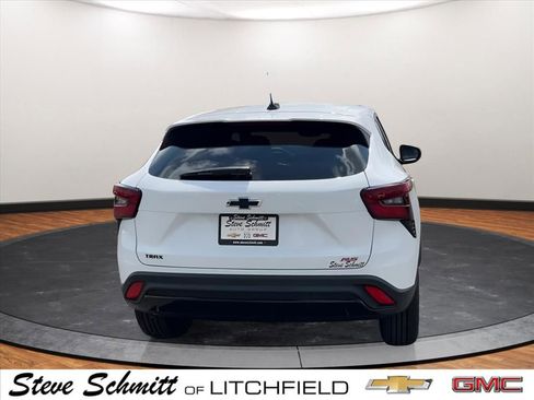 Used 2025 Chevrolet Trax RS w/ Driver Confidence Package FWD image 7