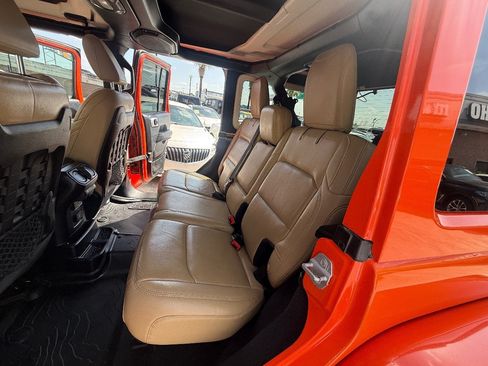 Used 2018 Jeep Wrangler Unlimited Rubicon w/ Dual Top Group AWD/4WD image 20