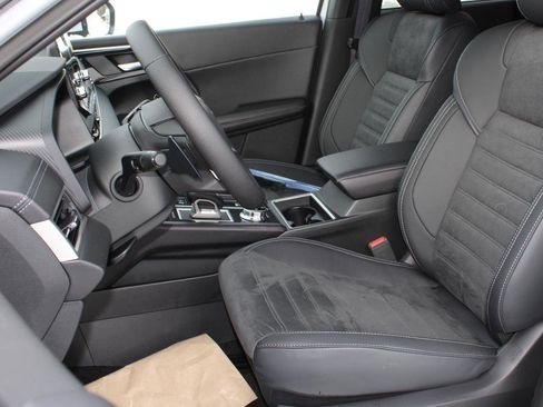 New 2025 Mitsubishi Outlander SE image 17