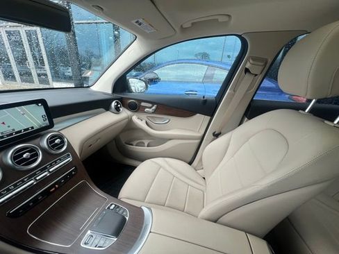 Used 2022 Mercedes-Benz GLC 300 4MATIC image 16