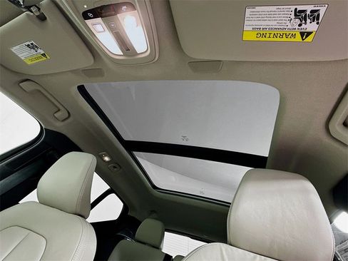 Used 2025 Volvo XC40 B5 Plus w/ Protection Package Premier image 11