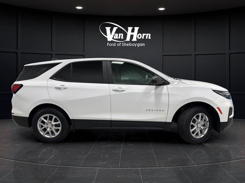 Used 2023 Chevrolet Equinox LS w/ LS Convenience Package AWD/4WD image 8