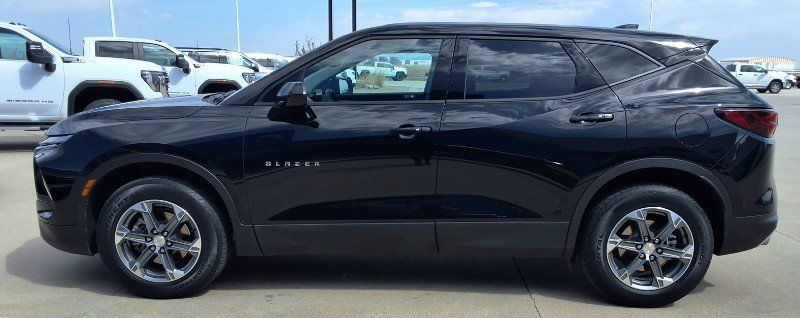 Used 2025 Chevrolet Blazer LT AWD/4WD image 5