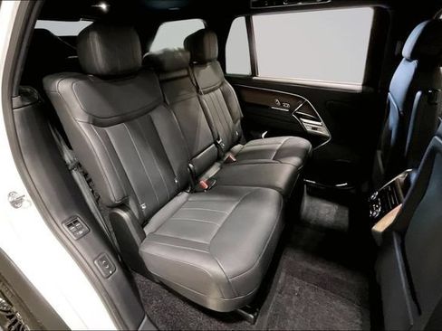 Used 2025 Land Rover Range Rover Long Wheelbase SE AWD/4WD image 28