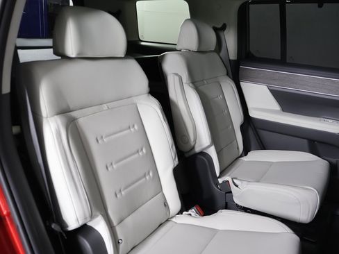 Certified 2025 Hyundai Santa Fe Calligraphy image 37