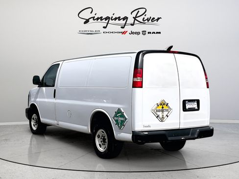 Used 2012 GMC Savana 2500 RWD image 4
