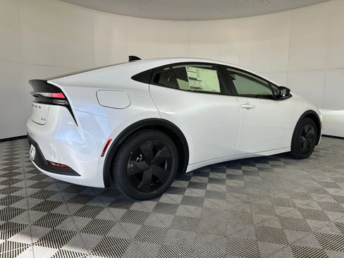 New 2026 Toyota Prius SE image 8