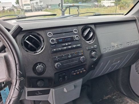 Used 2015 Ford F250 XL w/ Power Equipment Group RWD image 13