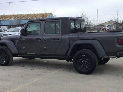 New 2025 Jeep Gladiator Sport image 6