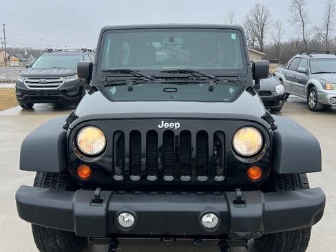 Used 2013 Jeep Wrangler Unlimited Sport AWD/4WD image 3