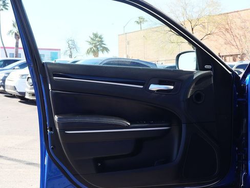 Used 2018 Chrysler 300 S image 36