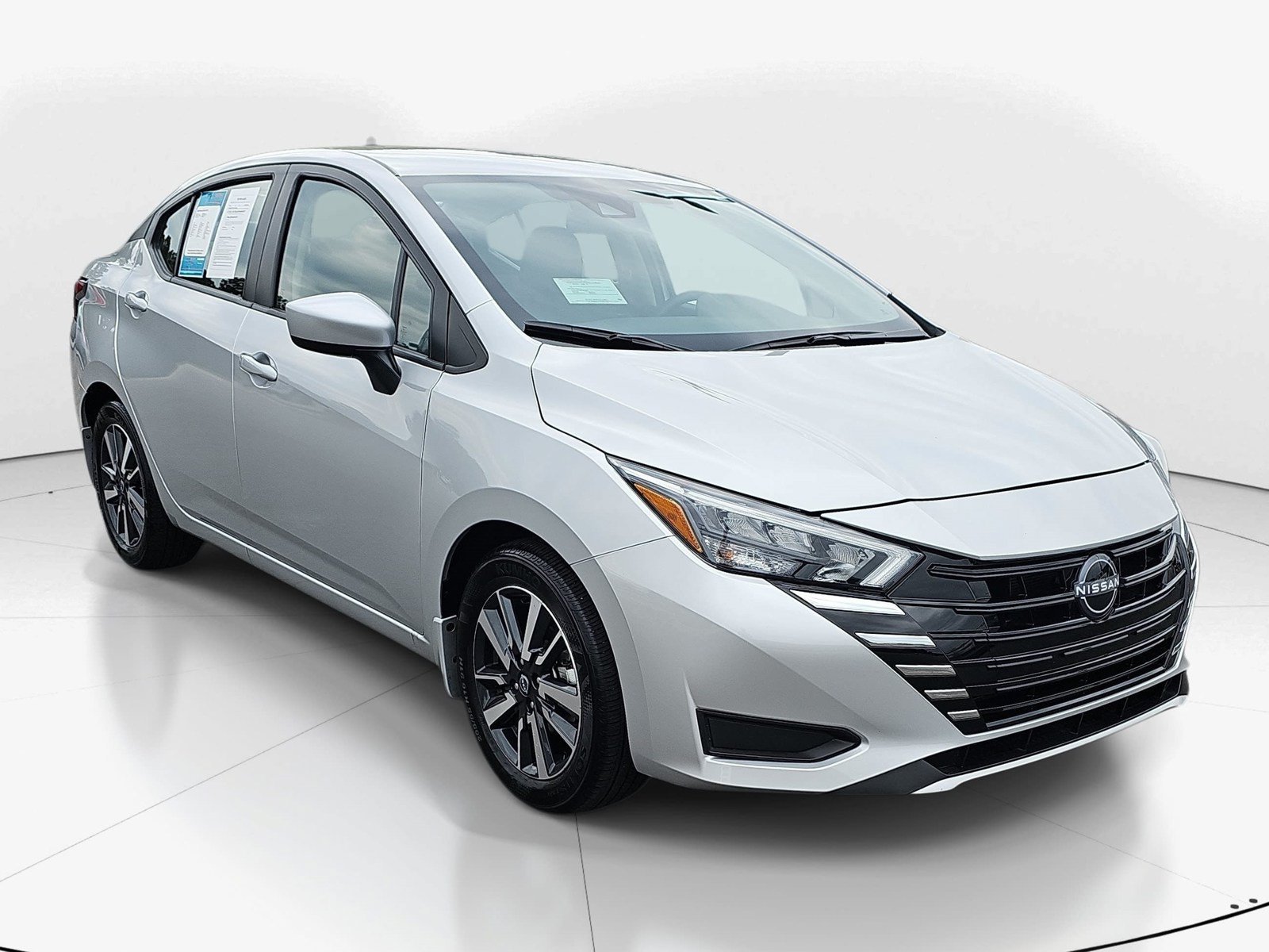 Used 2025 Nissan Versa SV w/ Trunk Package FWD image 2