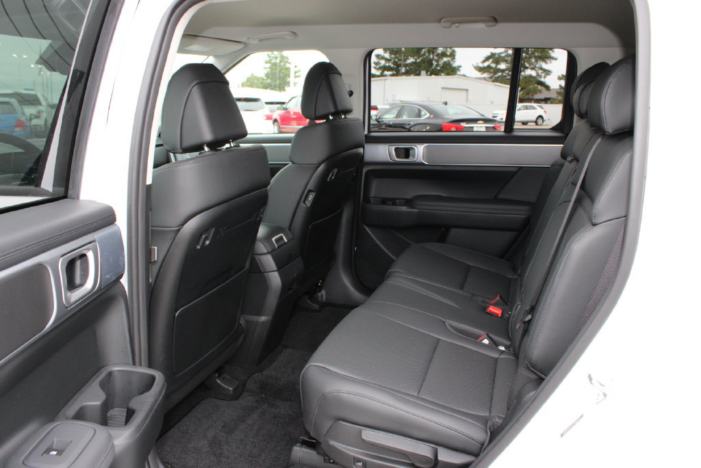 Used 2026 Hyundai Santa Fe SEL AWD/4WD image 13