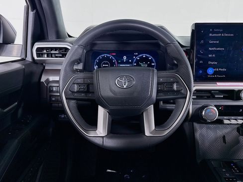 Used 2024 Toyota Tacoma TRD Off-Road image 4