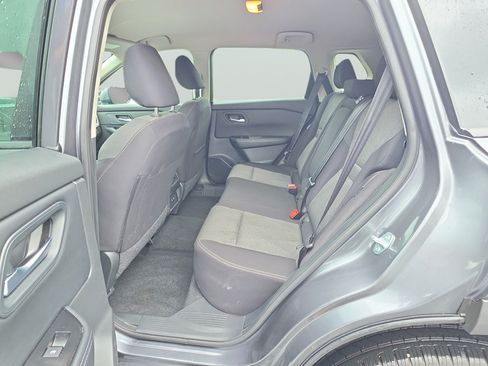 Used 2025 Nissan Rogue SV FWD image 16