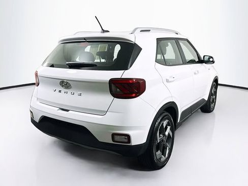 Certified 2026 Hyundai Venue SEL FWD image 9