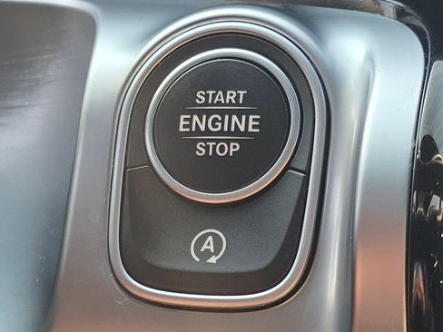 Certified 2025 Mercedes-Benz GLB 250 4MATIC image 35