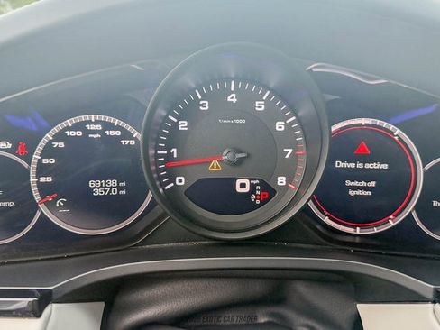Used 2020 Porsche Cayenne AWD/4WD image 18