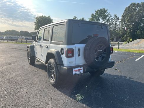 Used 2026 Jeep Wrangler Unlimited Sport AWD/4WD image 7