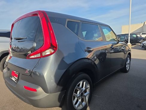 Used 2021 Kia Soul S FWD image 4