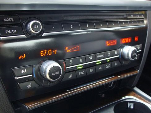 Used 2015 BMW 740Li image 24