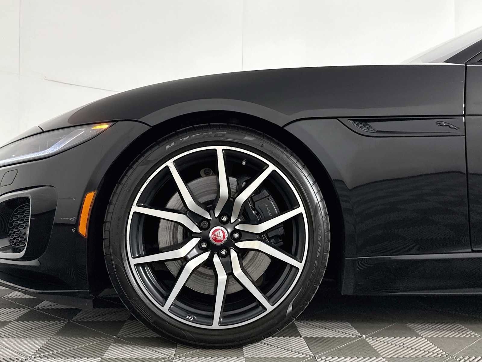 Used 2023 Jaguar F-TYPE R AWD/4WD image 25