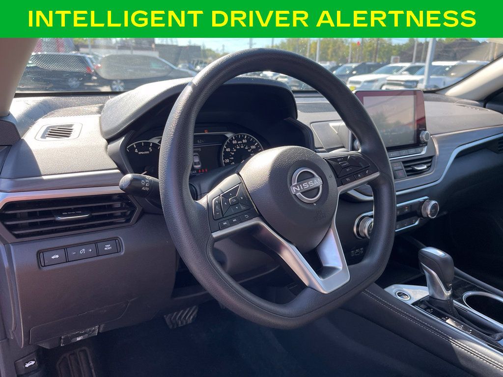 Used 2023 Nissan Altima 2.5 SV AWD/4WD image 17