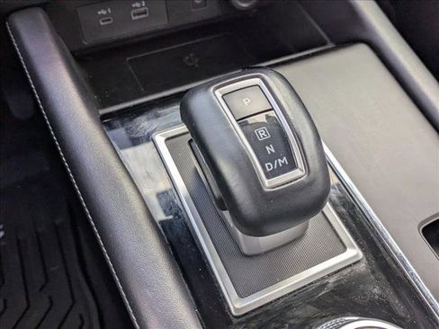 Used 2024 Mitsubishi Outlander SE image 12