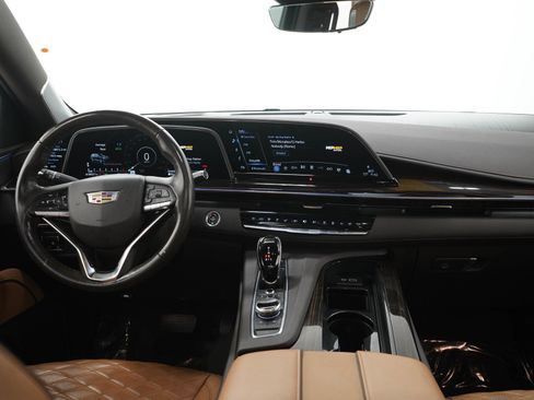 Used 2022 Cadillac Escalade Premium Luxury w/ LPO, Radiant Package AWD/4WD image 17