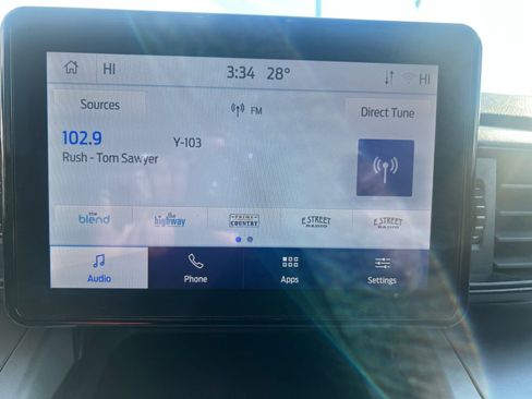 Used 2023 Ford Explorer XLT w/ Class IV Trailer Tow Package AWD/4WD image 14