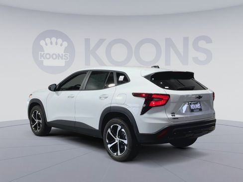 New 2026 Chevrolet Trax RS w/ Sunroof Package image 8