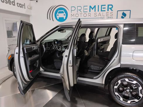 Used 2024 Hyundai Santa Fe SE image 6