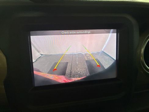 Used 2020 Jeep Wrangler Unlimited Sahara AWD/4WD image 17