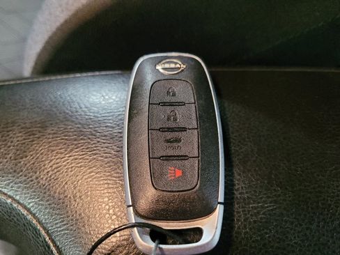 Used 2024 Nissan Versa SV FWD image 32