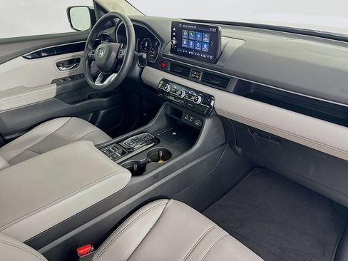 Used 2025 Honda Pilot EX-L image 39