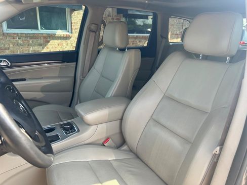 Used 2017 Jeep Grand Cherokee Limited w/ Luxury Group II AWD/4WD image 21