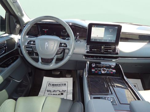 Used 2019 Lincoln Navigator Reserve AWD/4WD image 13
