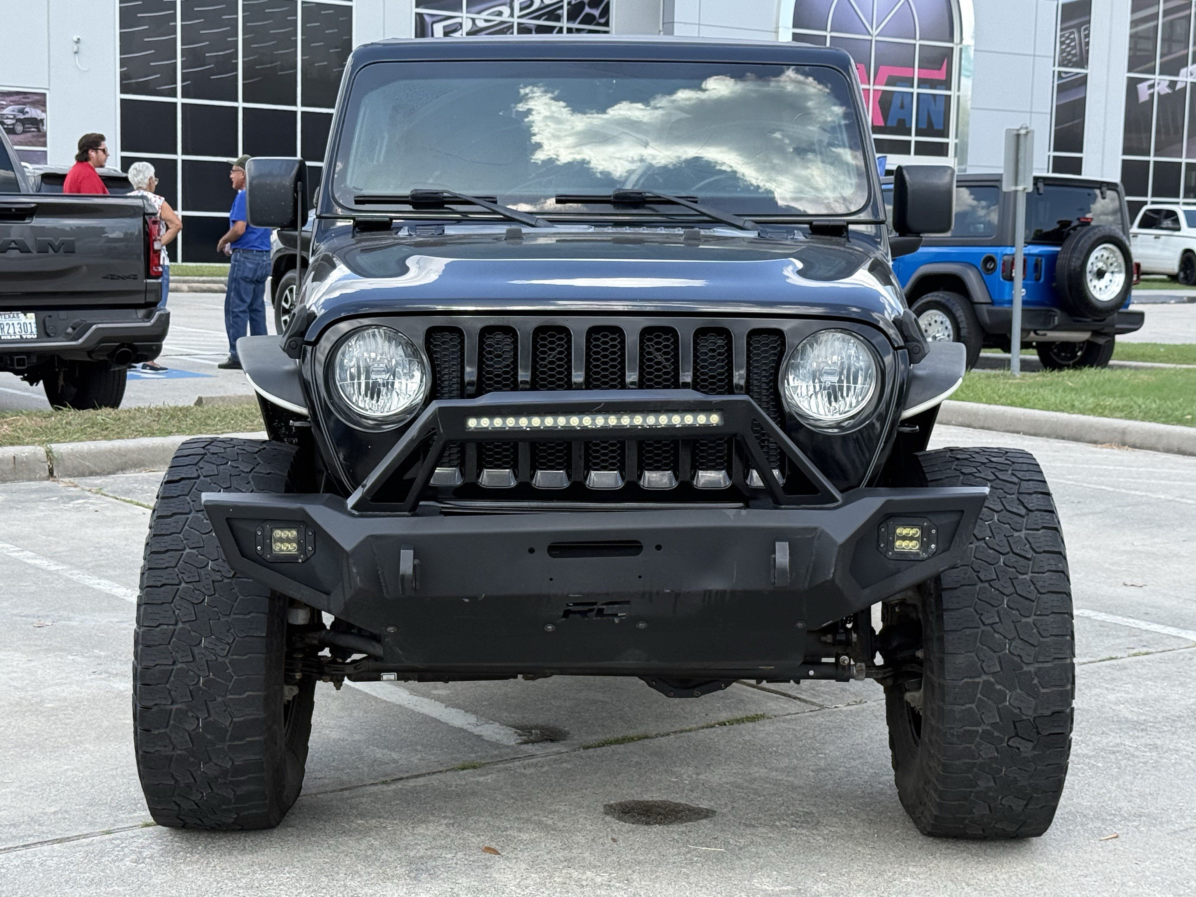 Used 2018 Jeep Wrangler Unlimited Sport S AWD/4WD image 10