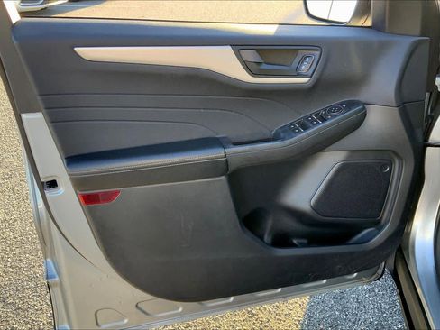 Certified 2022 Ford Escape S image 19