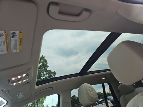 Certified 2026 Mercedes-Benz GLS 450 4MATIC image 33