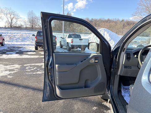 Certified 2021 Nissan Frontier SV image 10